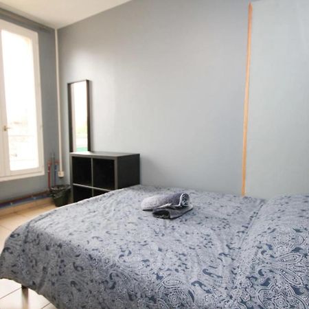 02 - Chambre Avec Lit Double Et Sdb Prive Wifi Saint-Denis  Eksteriør bilde