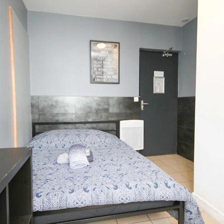 02 - Chambre Avec Lit Double Et Sdb Prive Wifi Saint-Denis  Eksteriør bilde