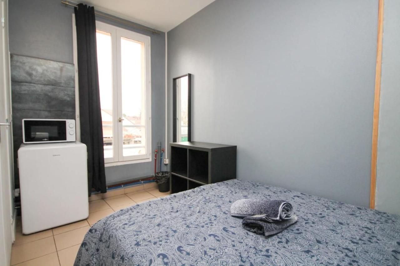 02 - Chambre Avec Lit Double Et Sdb Prive Wifi Saint-Denis  Eksteriør bilde