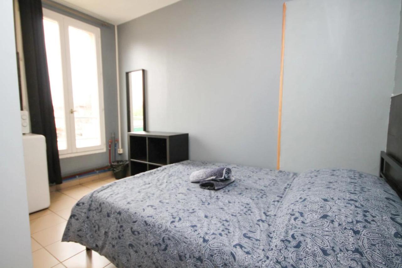02 - Chambre Avec Lit Double Et Sdb Prive Wifi Saint-Denis  Eksteriør bilde